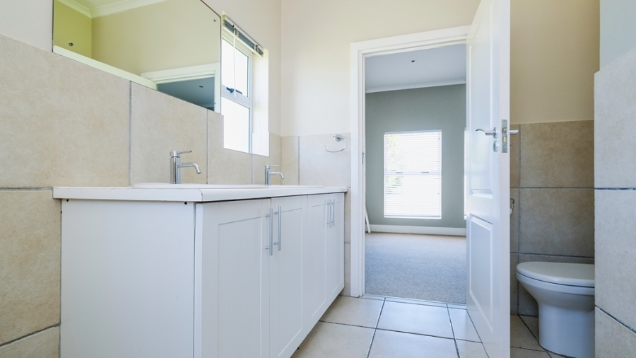 To Let 3 Bedroom Property for Rent in Kingswood Golf Estate Western Cape